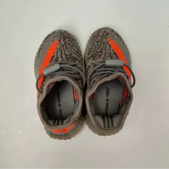 Adidas Yeezy Boost 350 V2 Sneakers/Gray with vibrant orange details Kids- Size 8 - Picture 2 of 11